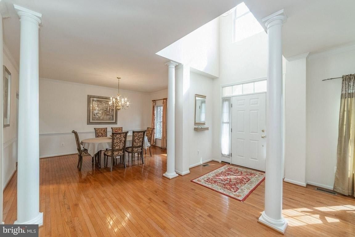2944 Edgelea Rd - Photo 4 of 50
