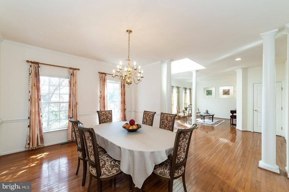 2944 Edgelea Rd - Photo 7 of 50