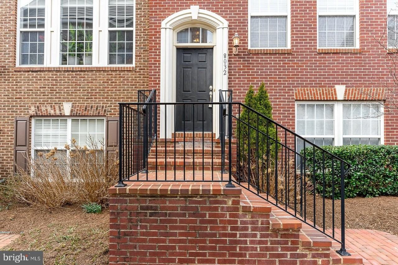 8032 Reserve Way - Photo 2 of 25