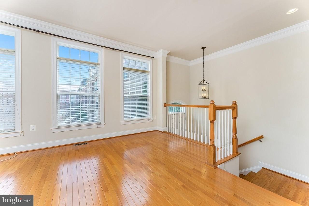 8032 Reserve Way - Photo 4 of 25
