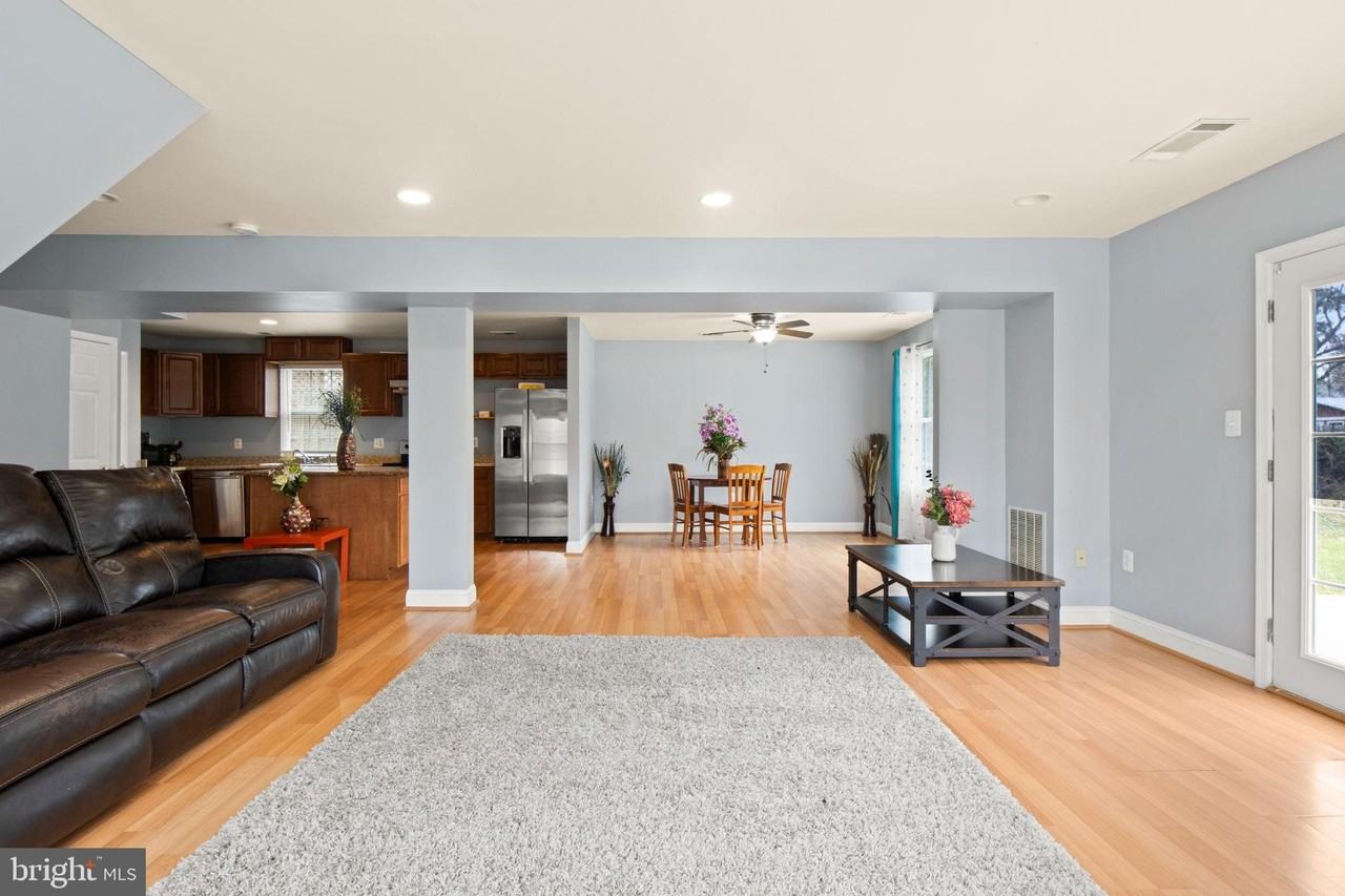3412 Clayborne Ave - Photo 4 of 22