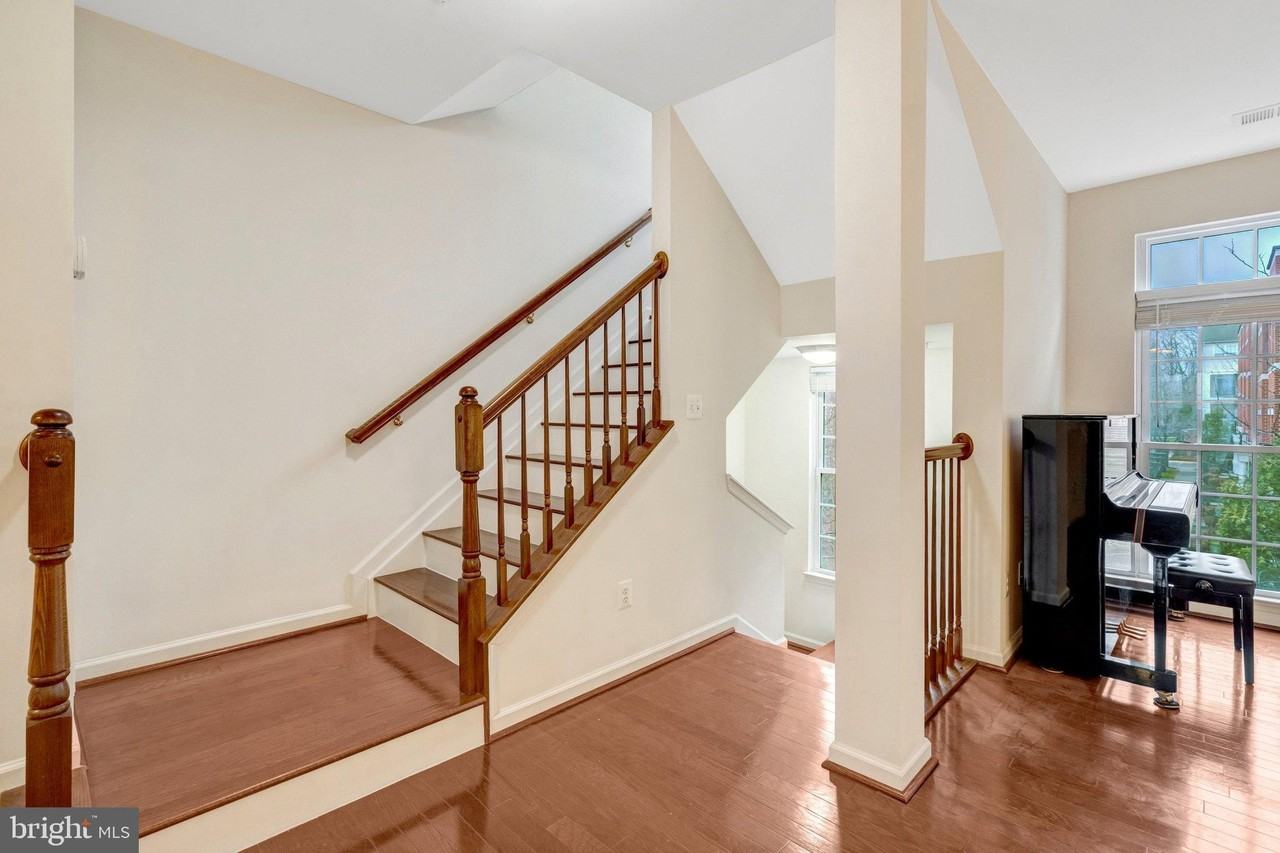 4479-B Beacon Grove Cir - Photo 5 of 35