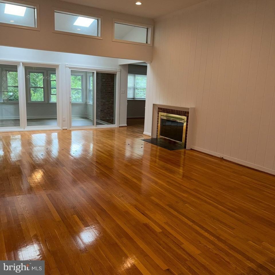 8126 Dunsinane Ct - Photo 5 of 32