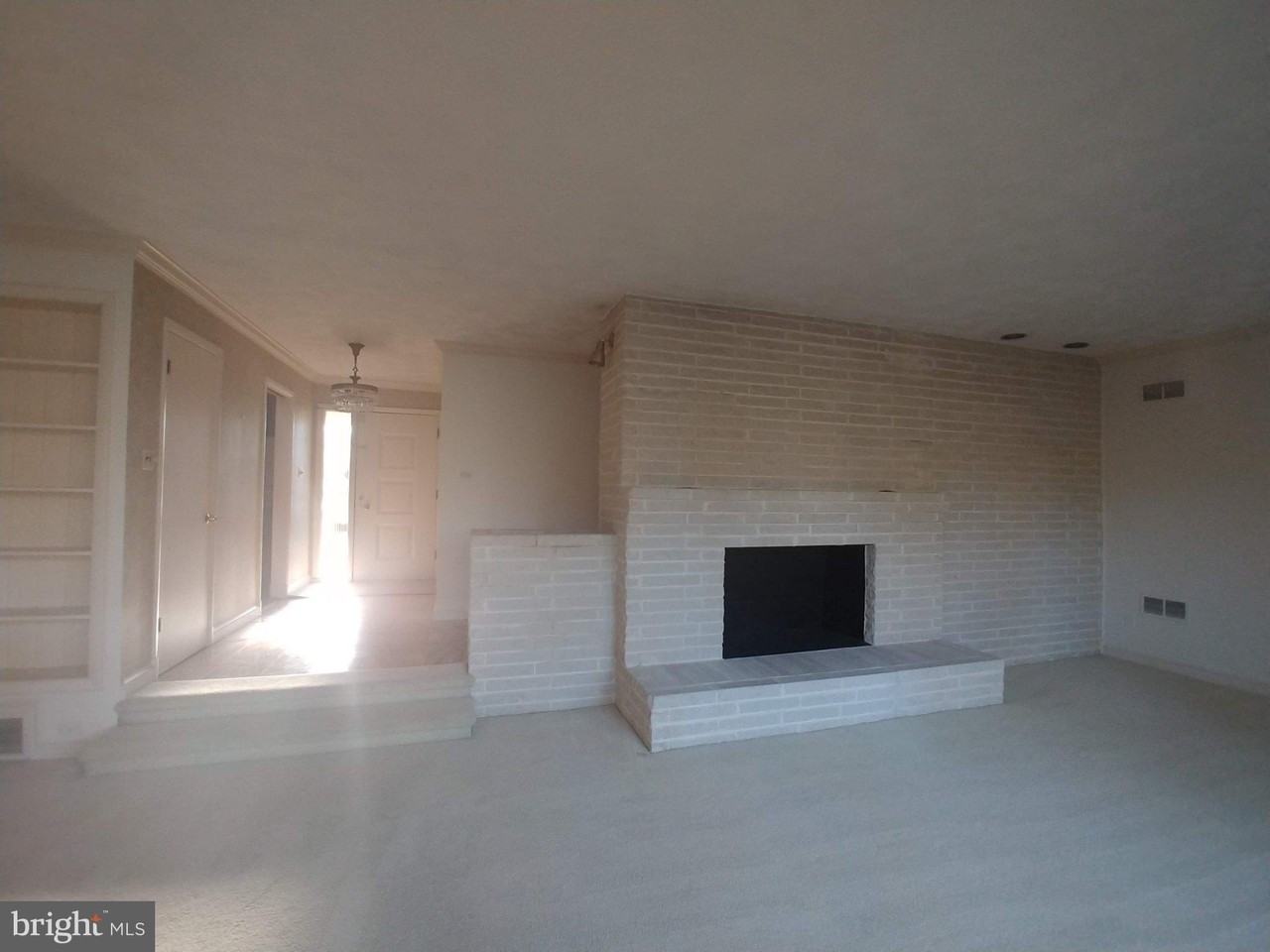 1429 Laburnum St - Photo 6 of 26