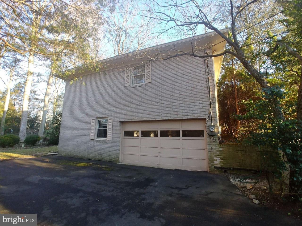 1429 Laburnum St - Photo 3 of 22