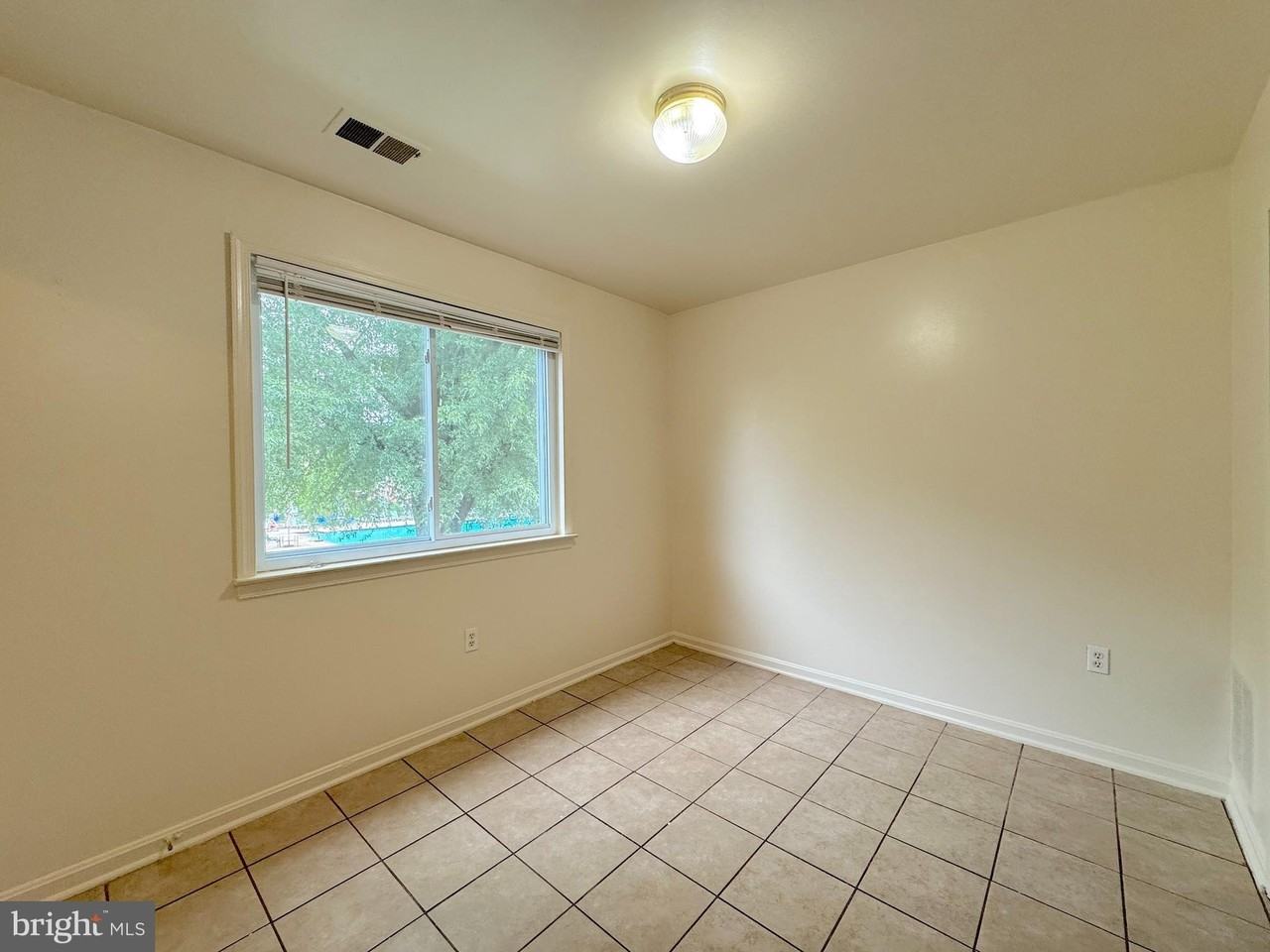 4645 Logsdon Dr - Photo 4 of 21