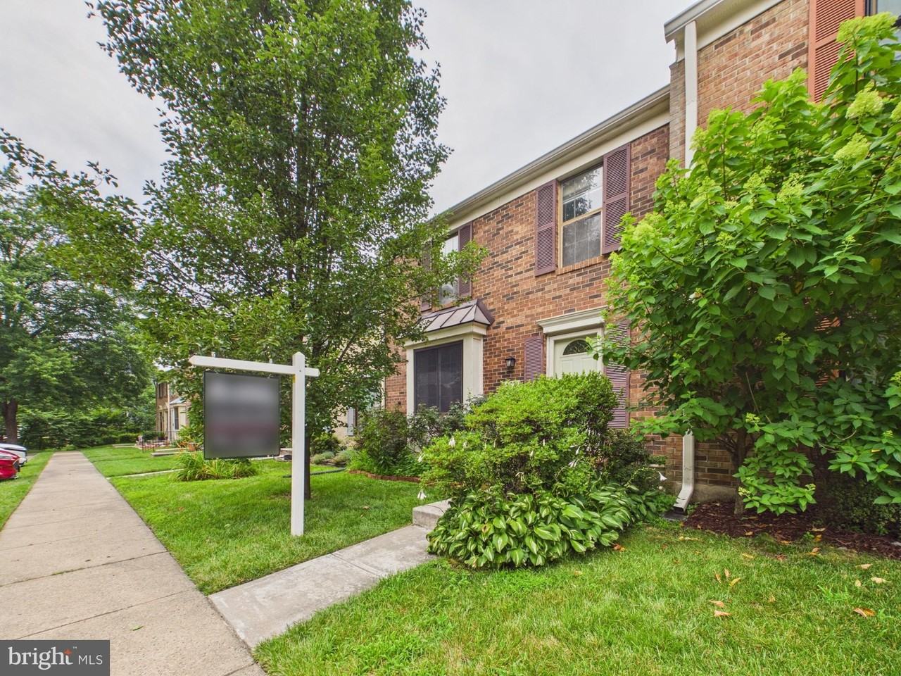 5971 Clerkenwell Ct - Photo 3 of 40