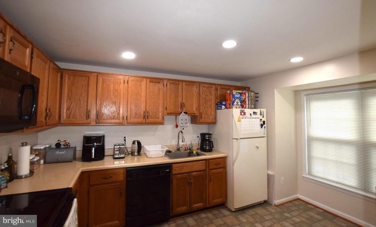 6560 Lochleigh Ct - Photo 5 of 22