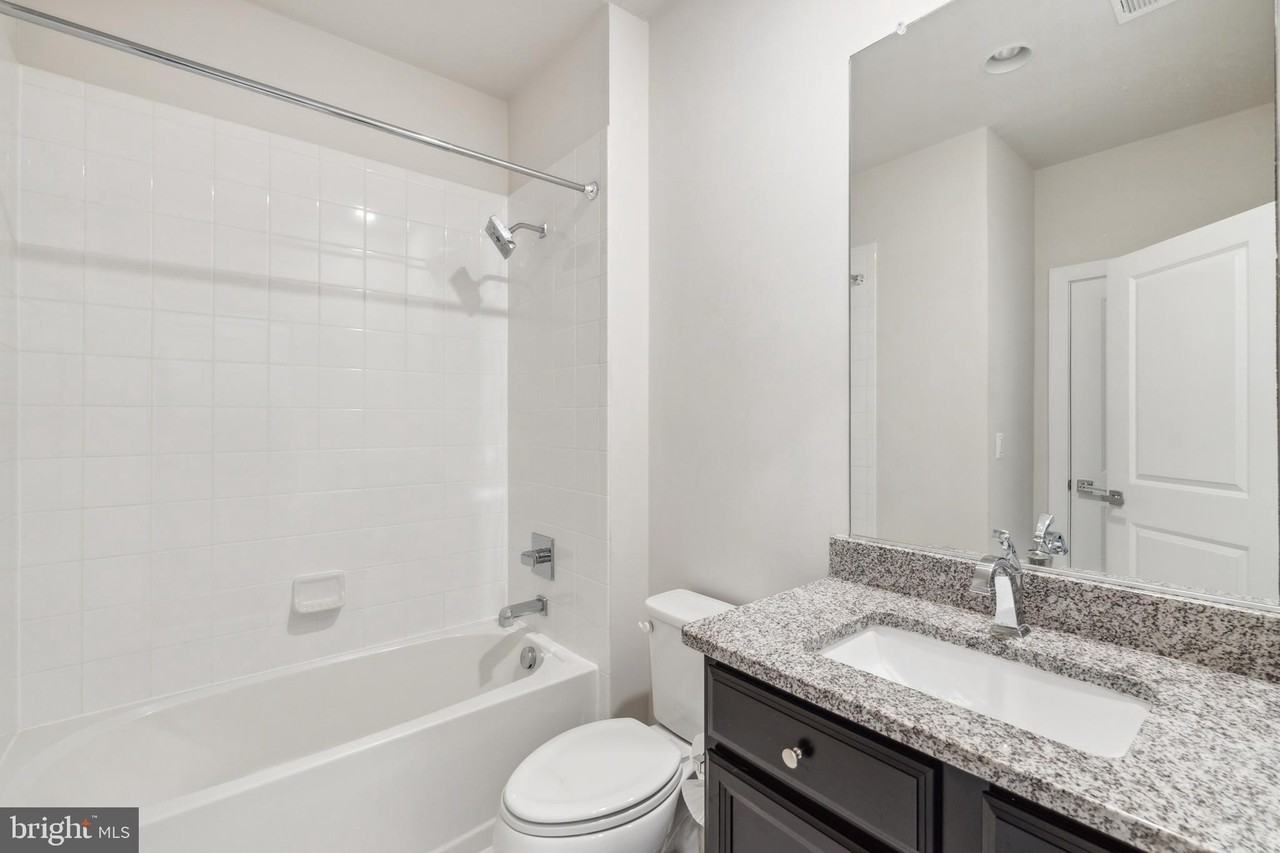 13212 Woodland Park Rd - Photo 6 of 36