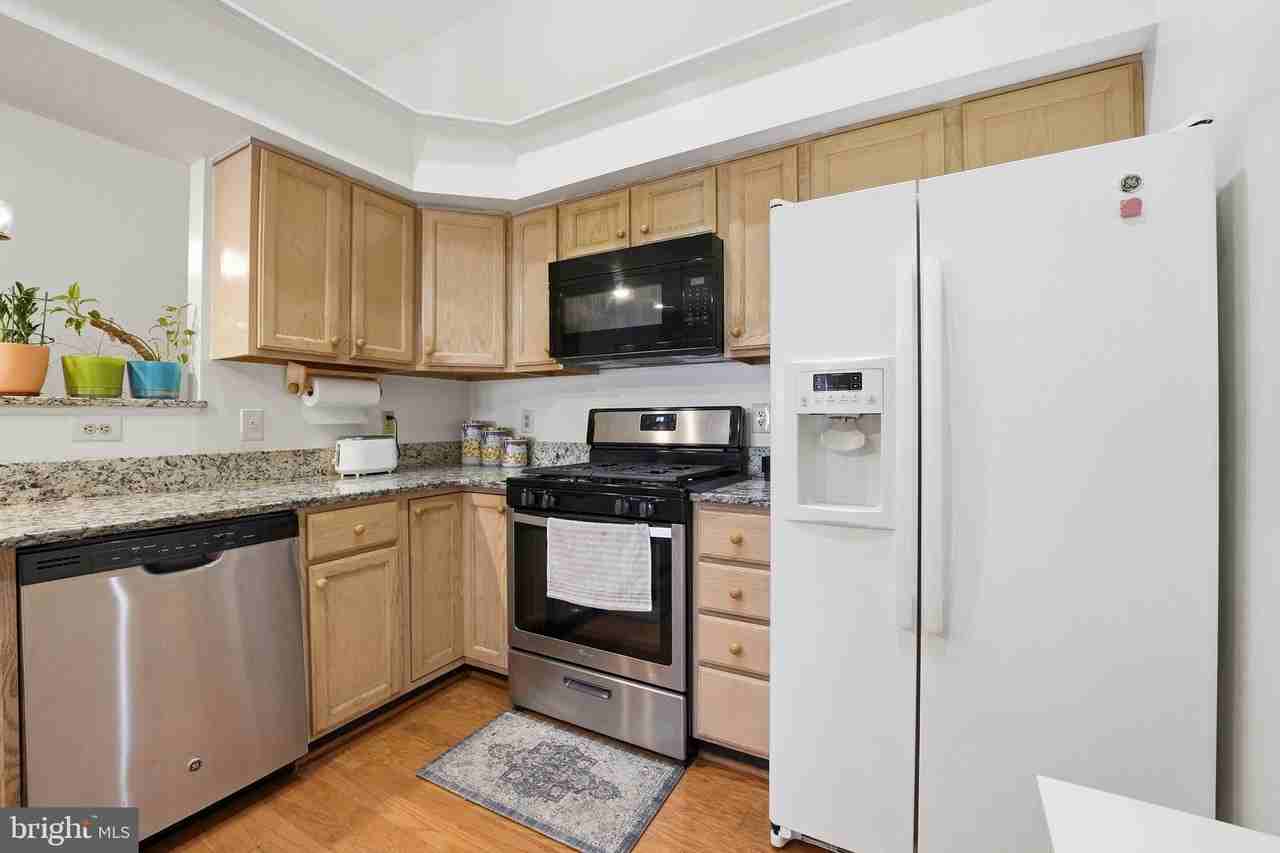 9224 Cardinal Forest Ln Unit J #J - Photo 6 of 25
