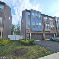 45387 Daveno Sq - Photo 1 of 1