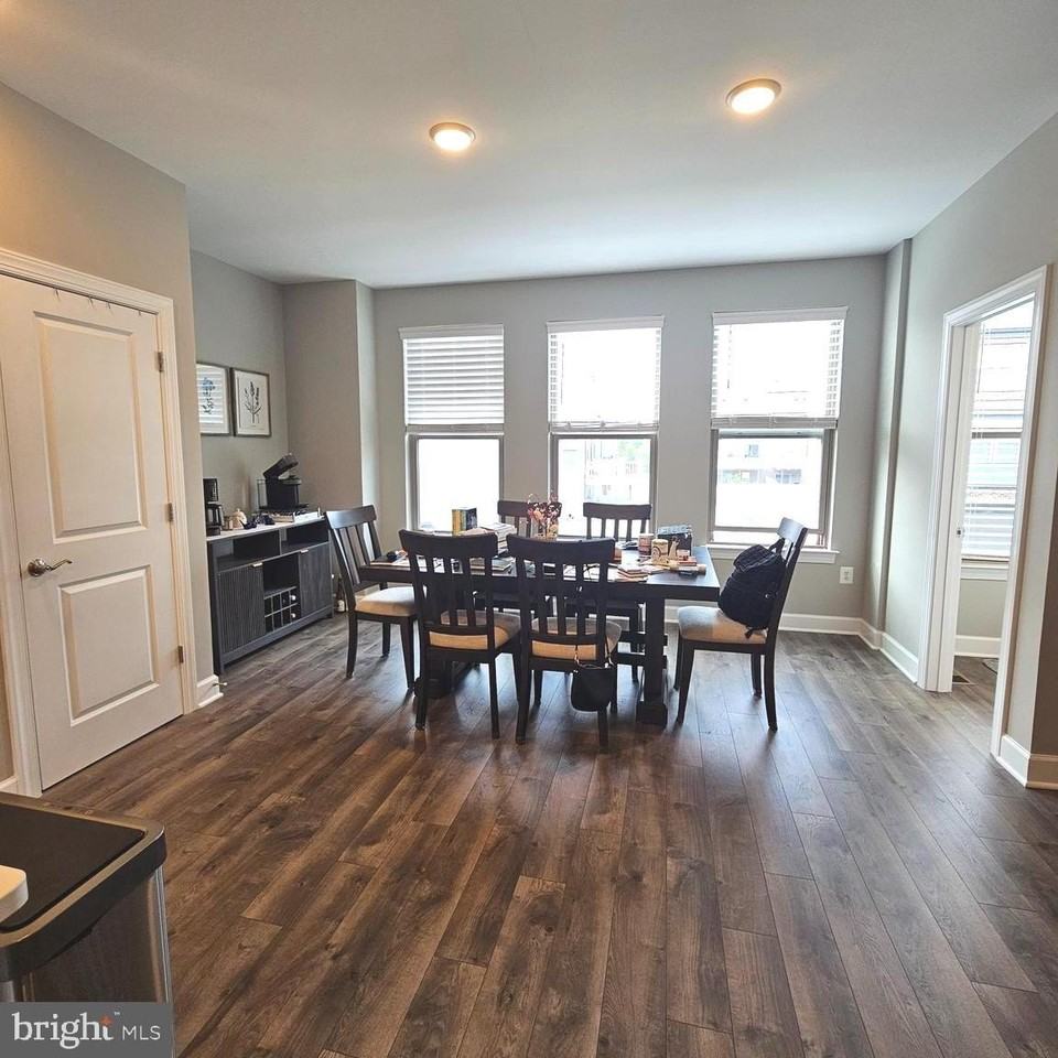45387 Daveno Sq - Photo 4 of 19