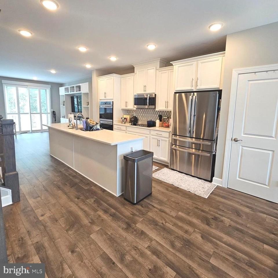 45387 Daveno Sq - Photo 6 of 19