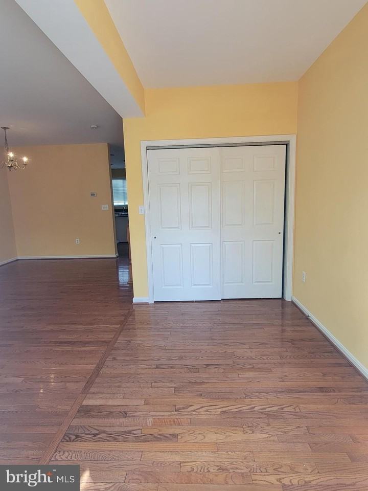 43052 Candlewick Sq - Photo 2 of 25