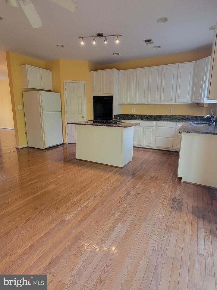 43052 Candlewick Sq - Photo 7 of 25