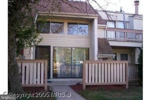 featured image of 1046 Warwick Ct