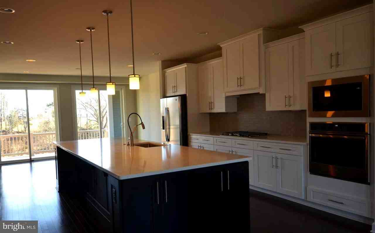 22358 Exe Sq - Photo 2 of 27