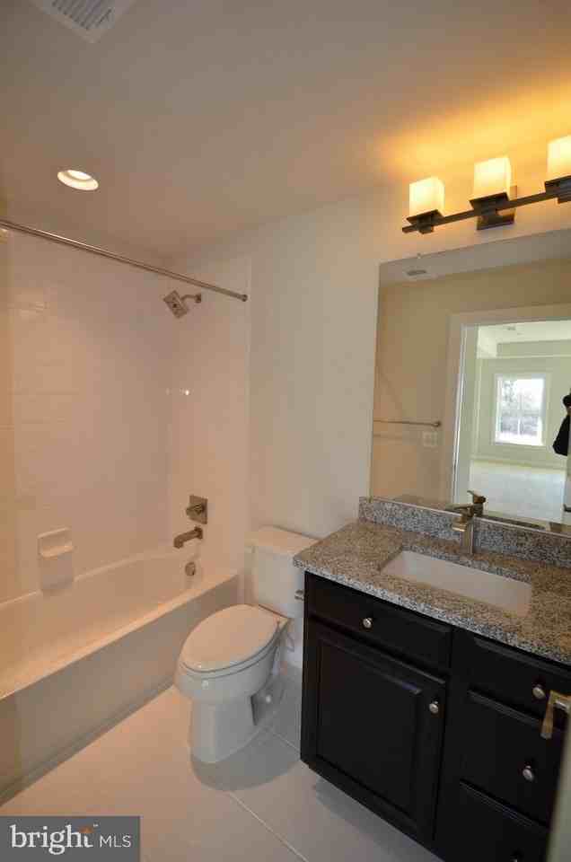 22358 Exe Sq - Photo 3 of 27