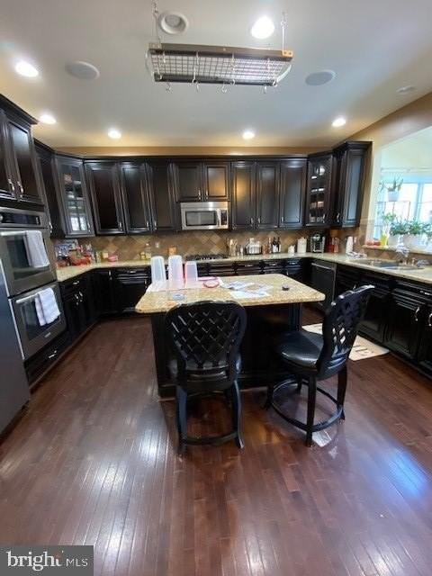 15204 Grigsby Pl - Photo 3 of 9