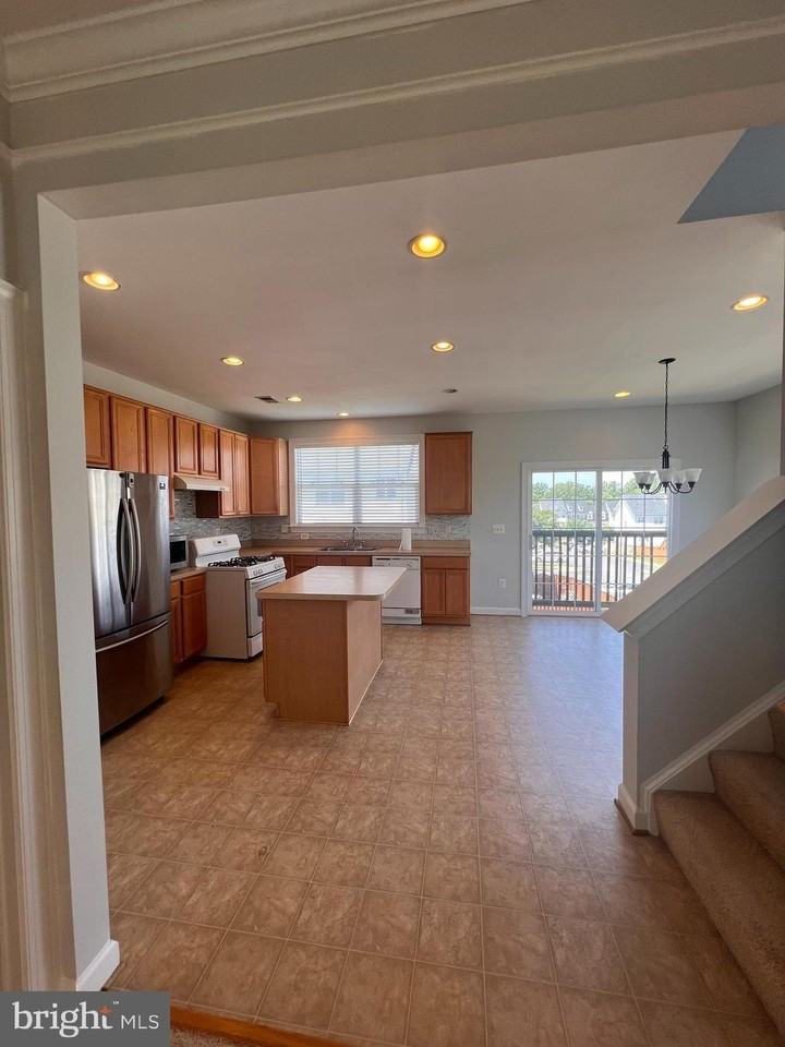 8234 Glade Bank Dr - Photo 6 of 22