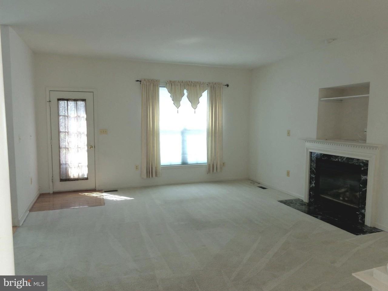 14574 Crown Hollow Ct - Photo 2 of 16
