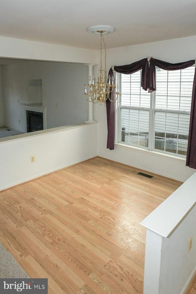 14574 Crown Hollow Ct - Photo 5 of 16