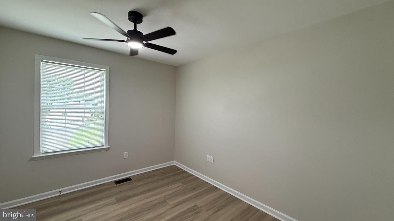 10100 Bellevue Ct - Photo 6 of 12