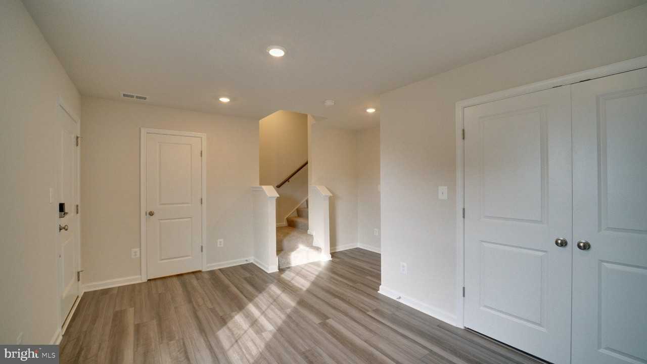 1350 Red Clover Ln - Photo 4 of 31