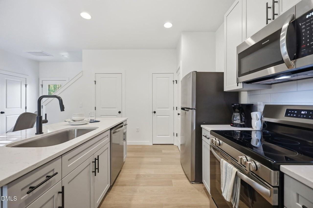 2819 Wilcox Pl #103 - Photo 4 of 24
