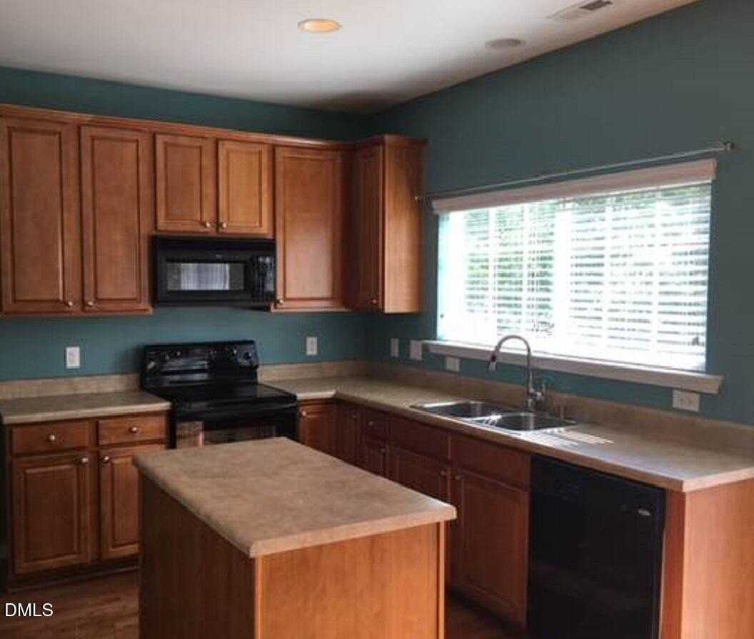 255 Joshua Glen Ln - Photo 7 of 26