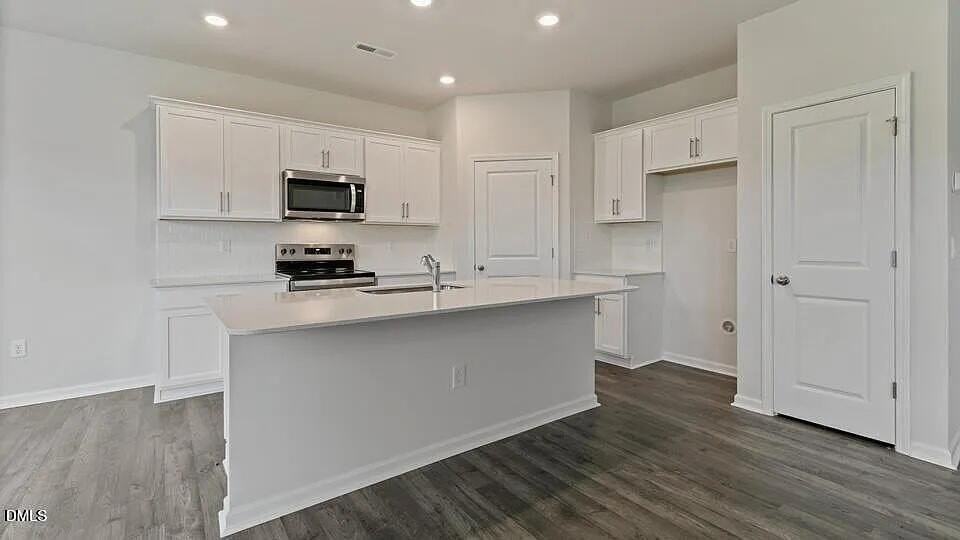 228 Chapel St - Photo 3 of 30