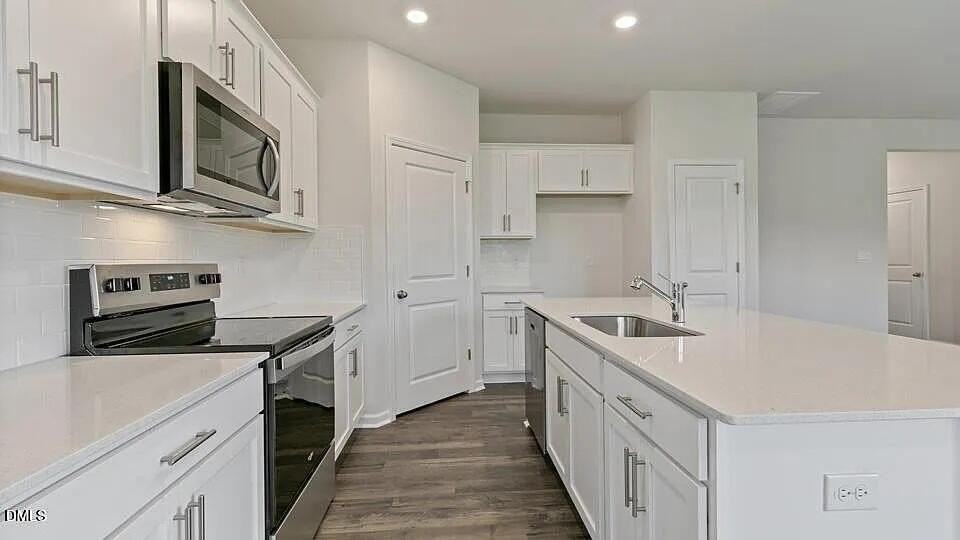 228 Chapel St - Photo 5 of 30
