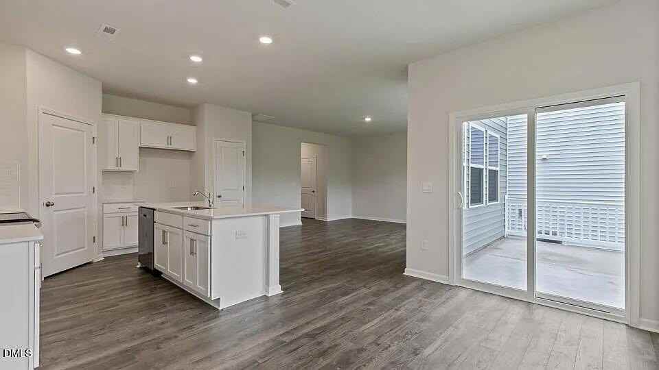 228 Chapel St - Photo 6 of 30