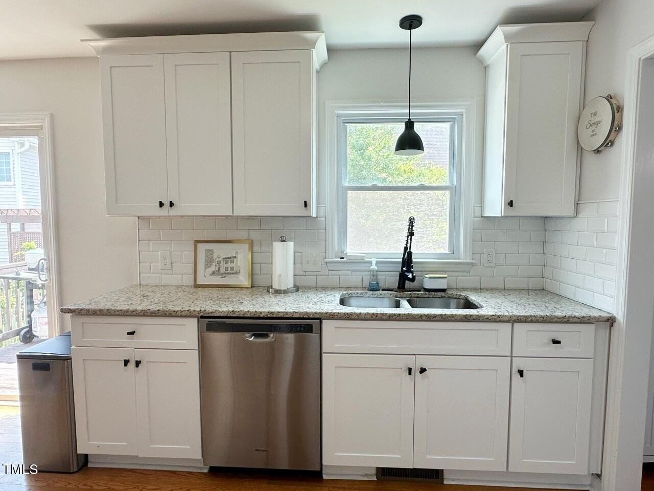 4312 Dyer Ct - Photo 3 of 14
