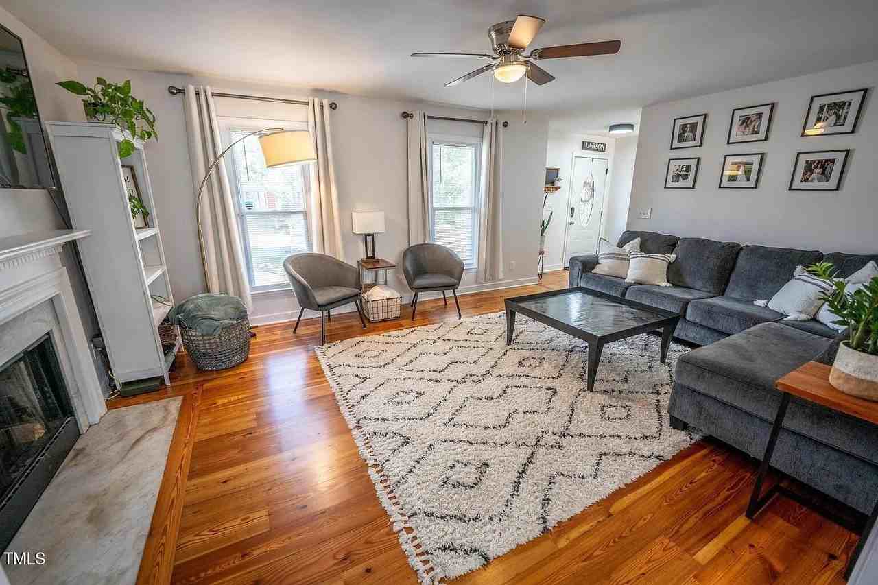 4312 Dyer Ct - Photo 5 of 14