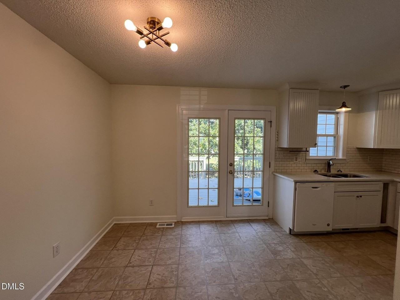 1722 Stroll Cir - Photo 4 of 14