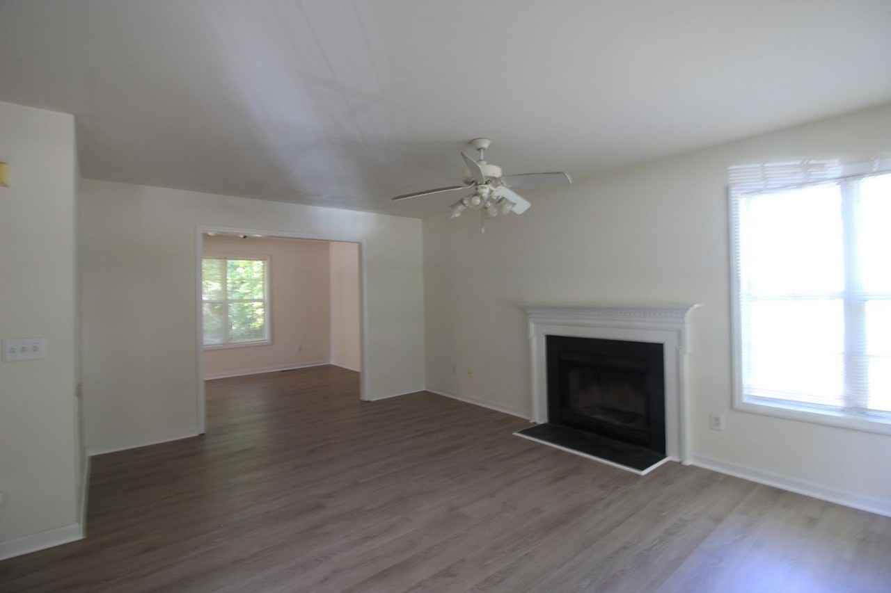 2820 Beehnon Way - Photo 3 of 20