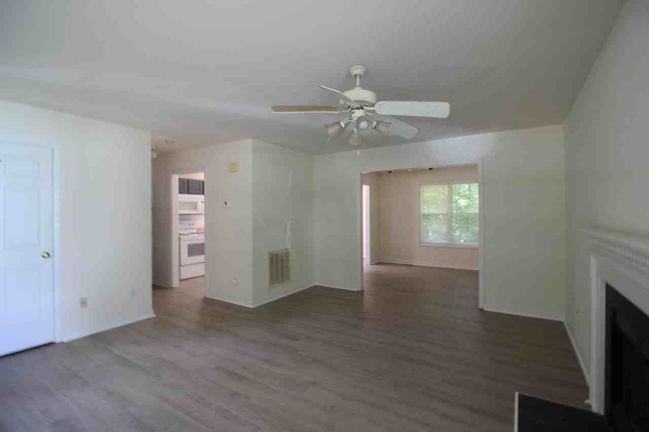 2820 Beehnon Way - Photo 4 of 20