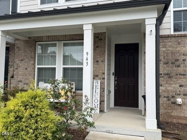 943 Haybeck Ln - Photo 2 of 12