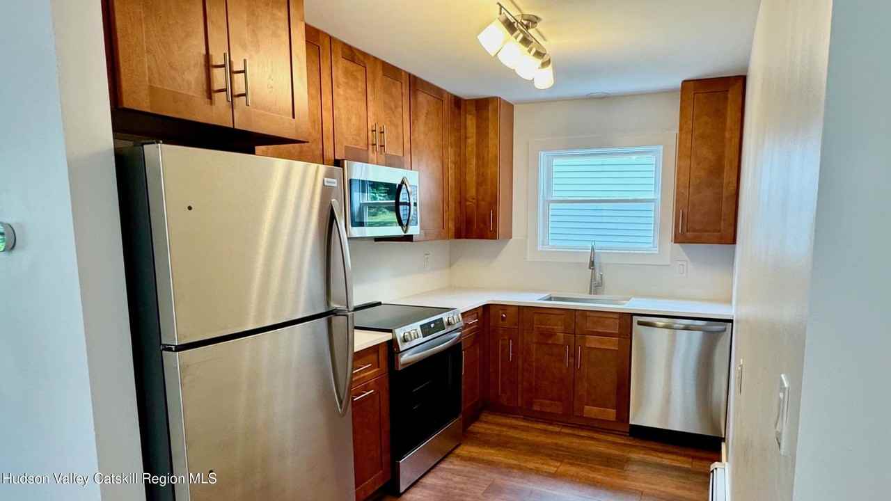 97 W Bridge St #B - Photo 5 of 12