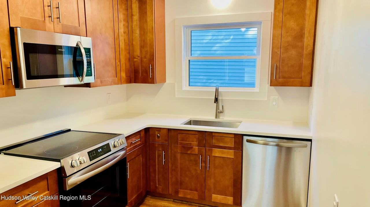 97 W Bridge St #B - Photo 6 of 12