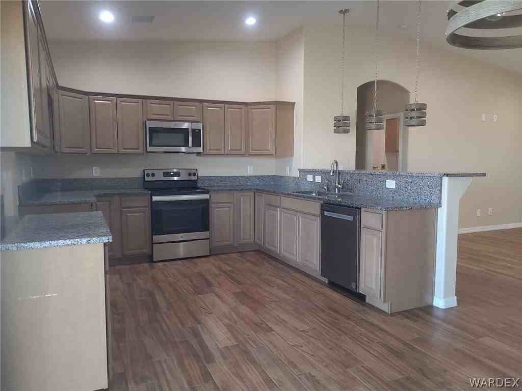 1923 E Winter Haven Dr - Photo 2 of 19