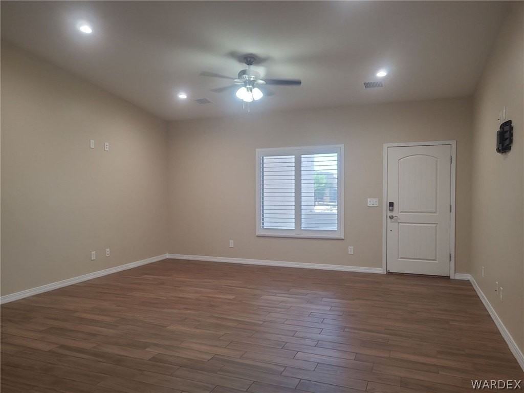 1923 E Winter Haven Dr - Photo 4 of 19