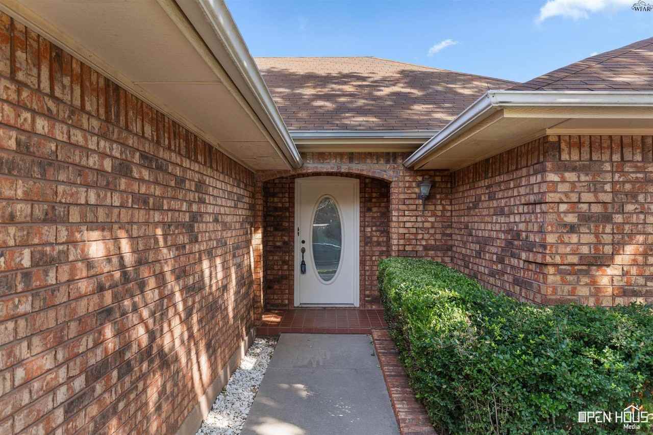 2720 Shepherds Gln - Photo 4 of 29