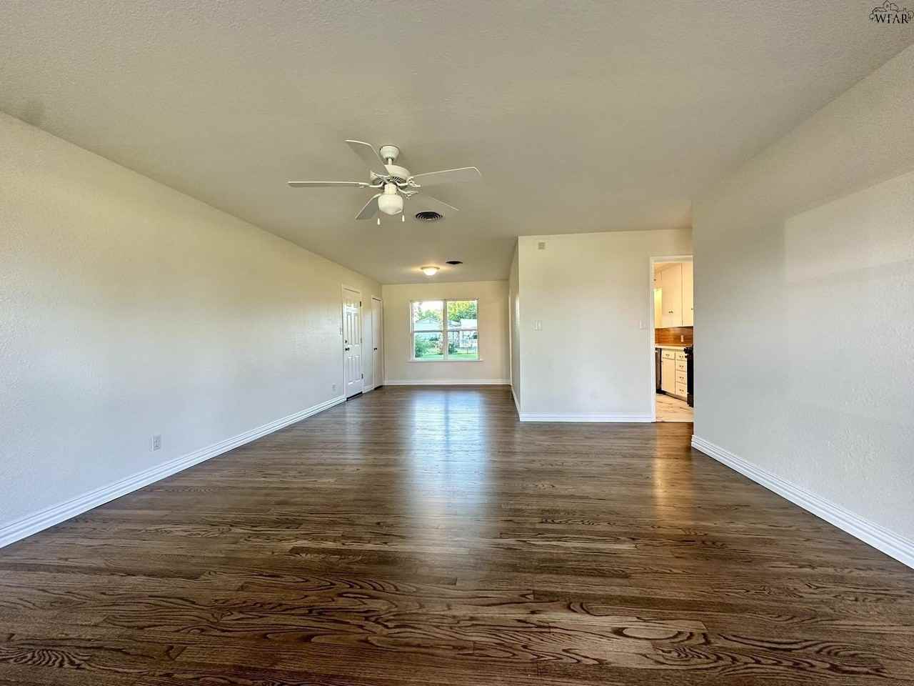 4300 Phillips Dr - Photo 3 of 24