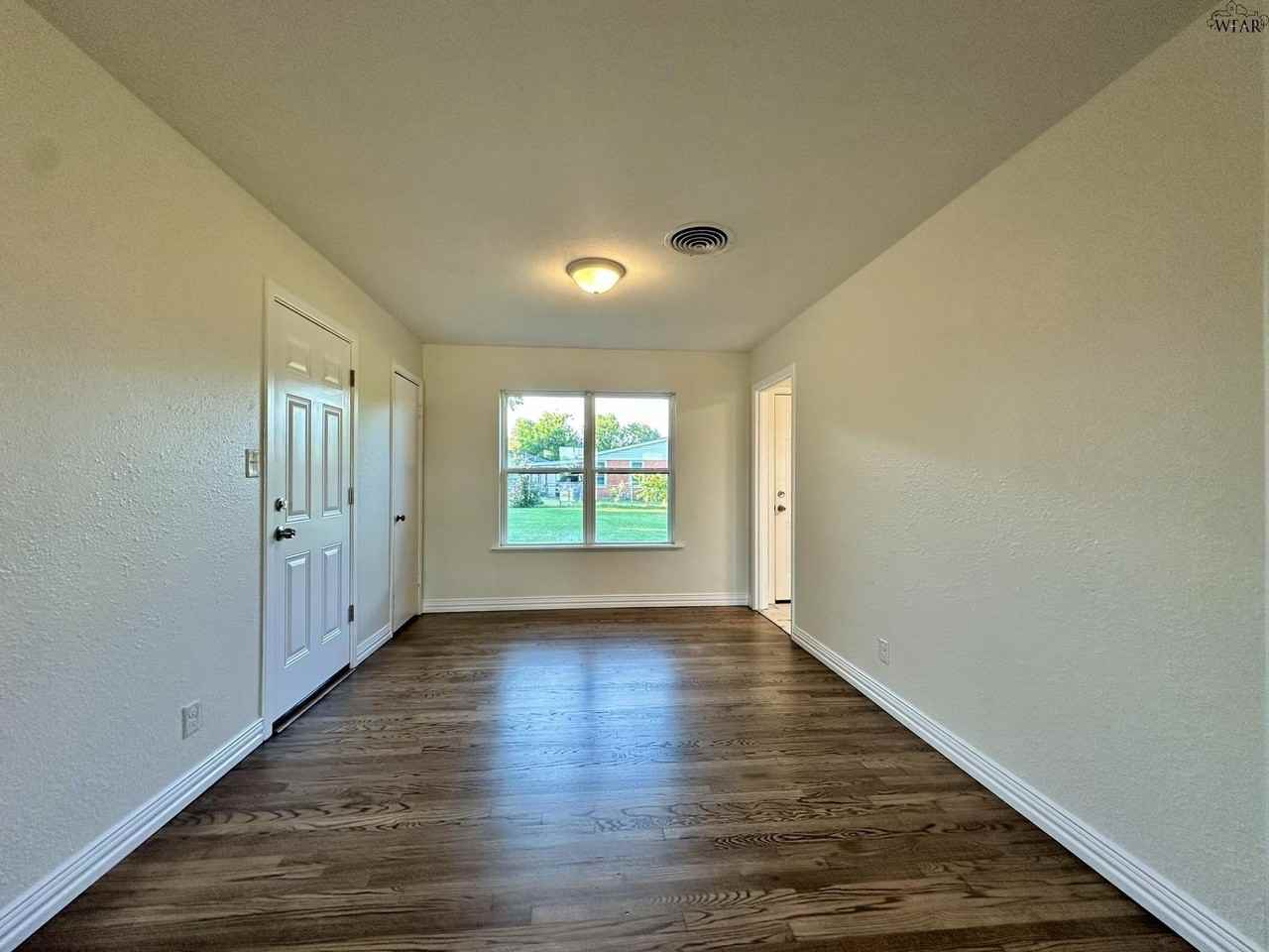 4300 Phillips Dr - Photo 6 of 24
