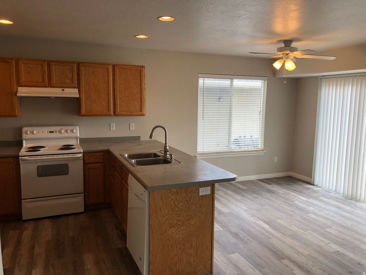 12461 S Iron Sight Way - Photo 4 of 10