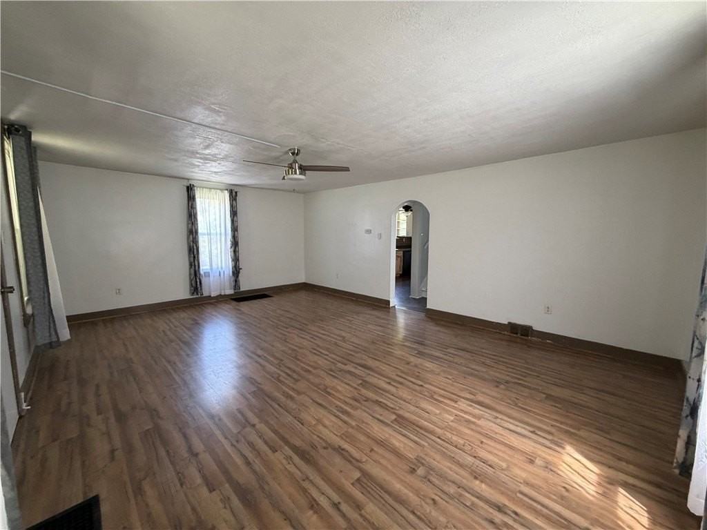 1140 Chapel Rd - Photo 6 of 27