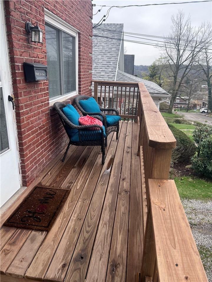 234 Pennsylvania Ave - Photo 3 of 18