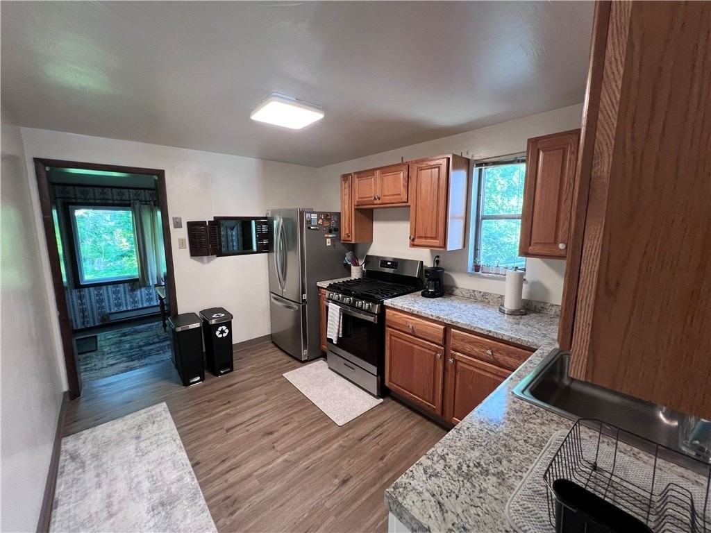 234 Pennsylvania Ave - Photo 5 of 18